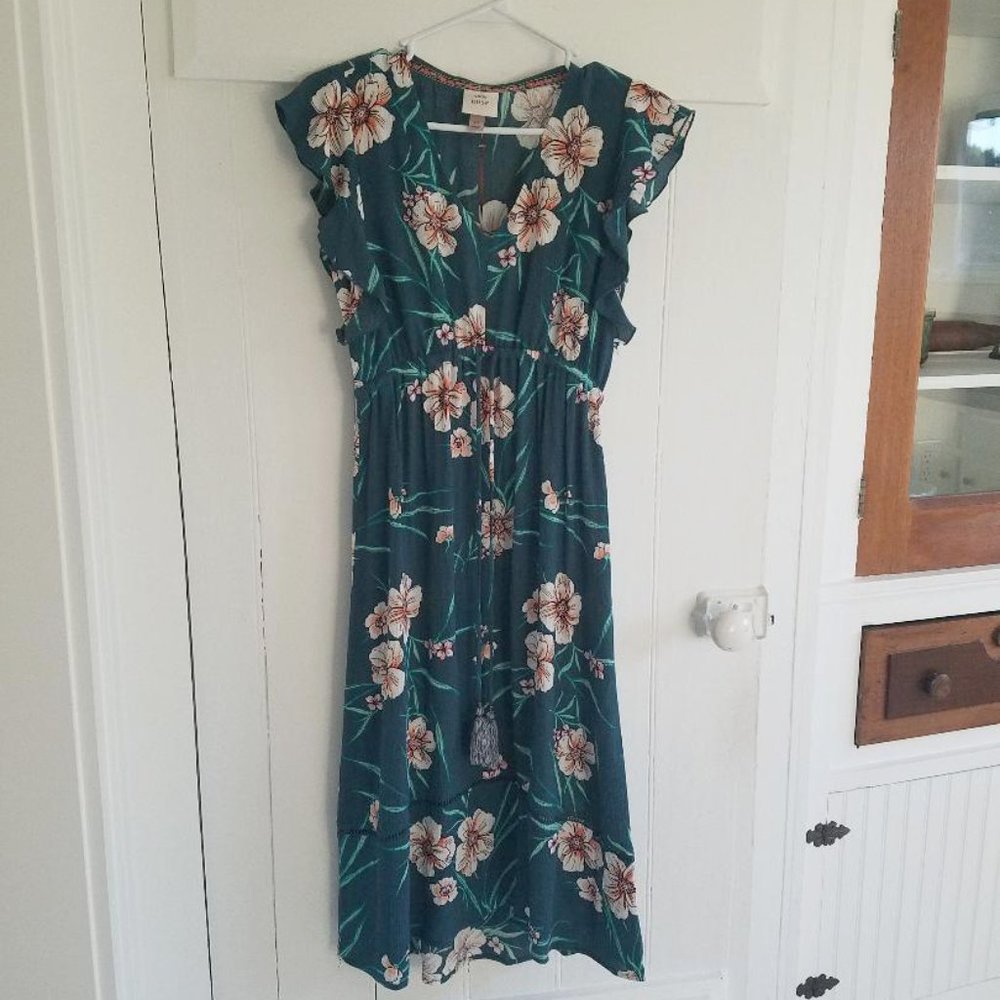 NWT Knox Rose Floral Rayon Dress